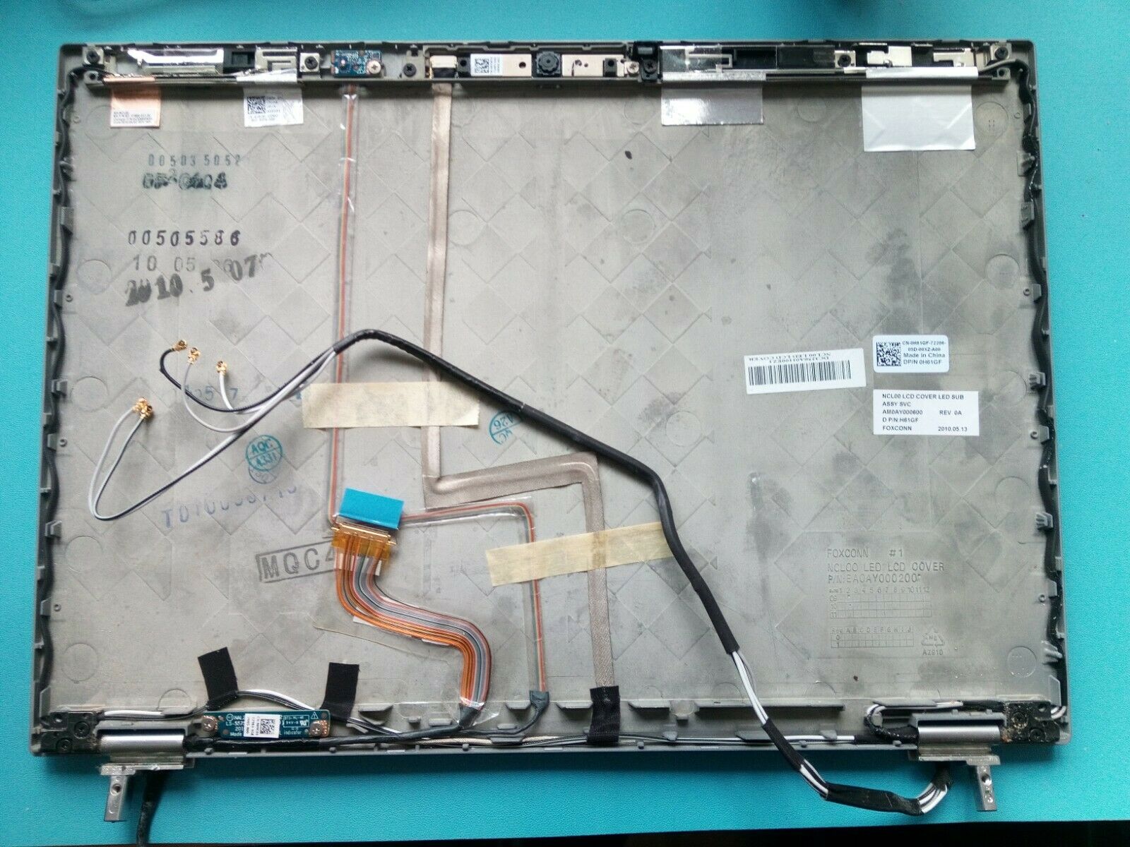 Dell H61GF Latitude E6410 LCD Top Cover Lid with Webcam Hinges LCD Flex a  0H61GF  Used A