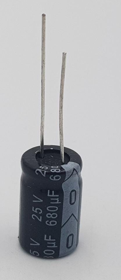 Pack of 50  Etopmay New Capacitors Aluminum Electrolytic 680µF 25V D10 L16mm 105C 